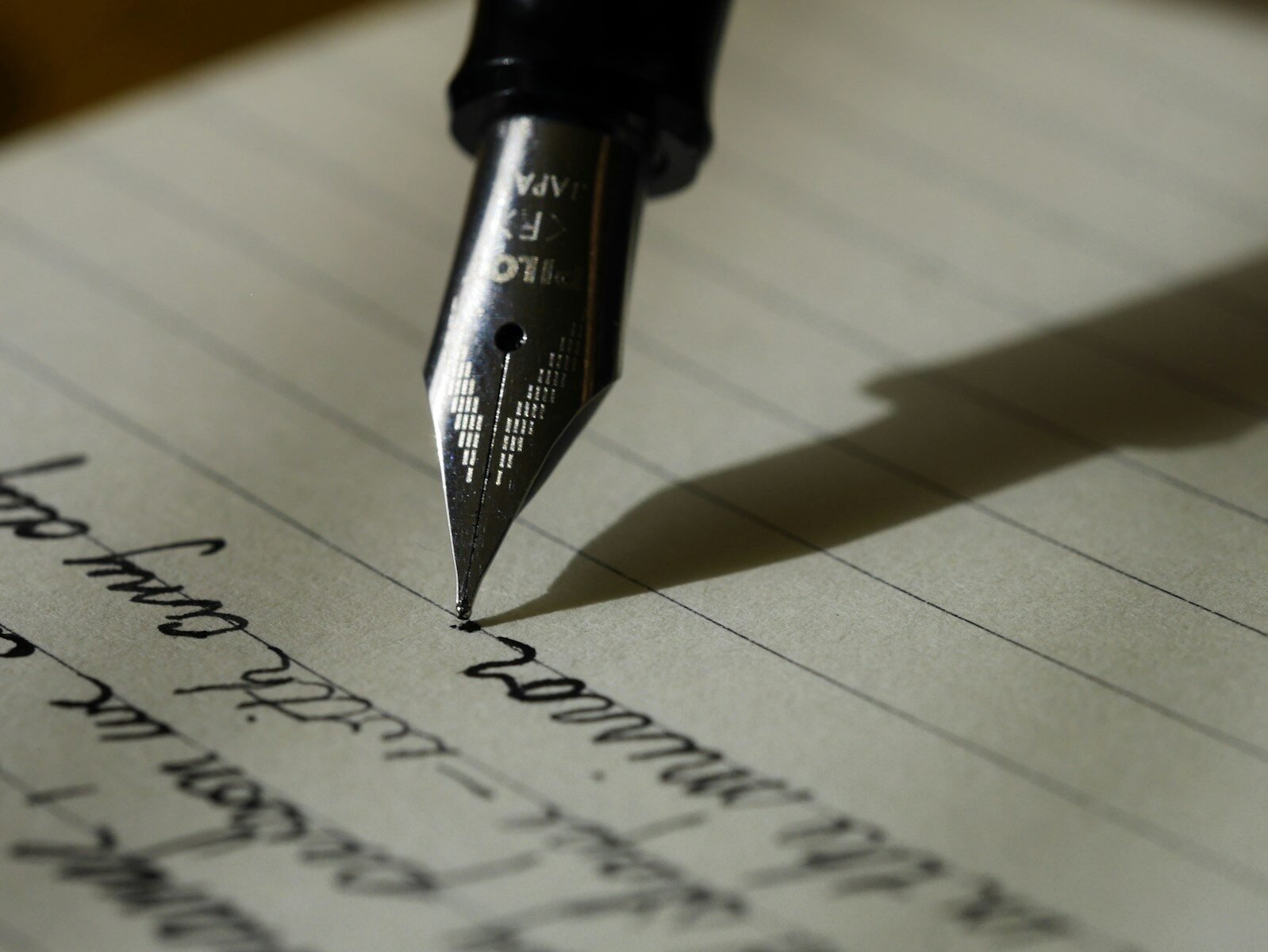English for Thesis Writing: A Complete Guide for Students